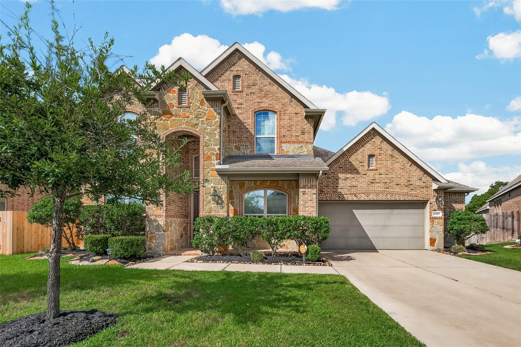 22907 Laburname Ct