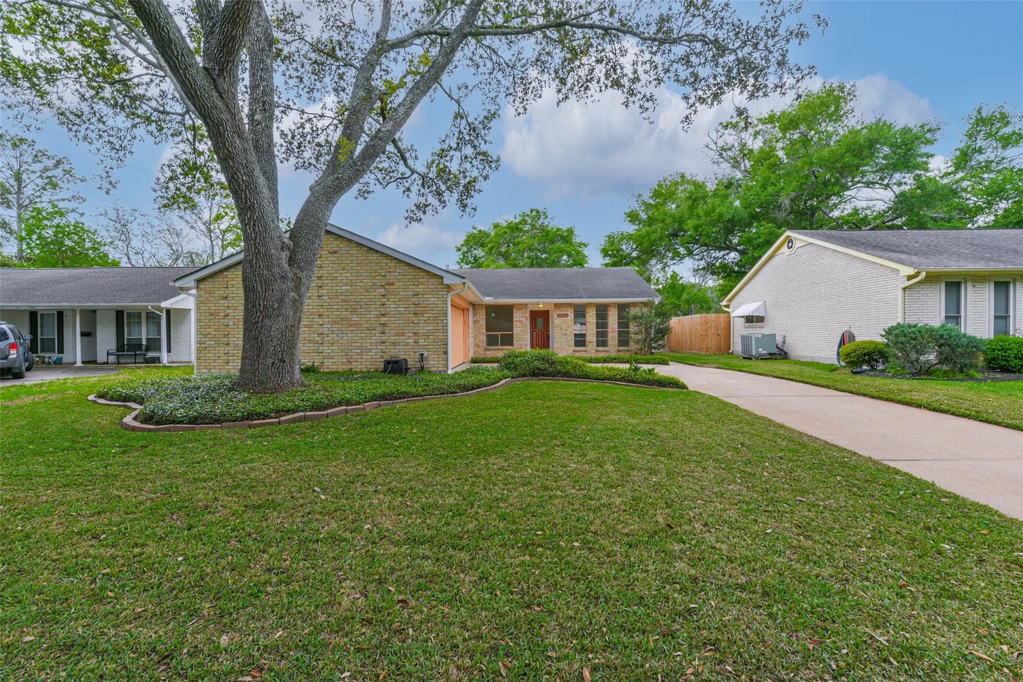16002 Buccaneer Ln