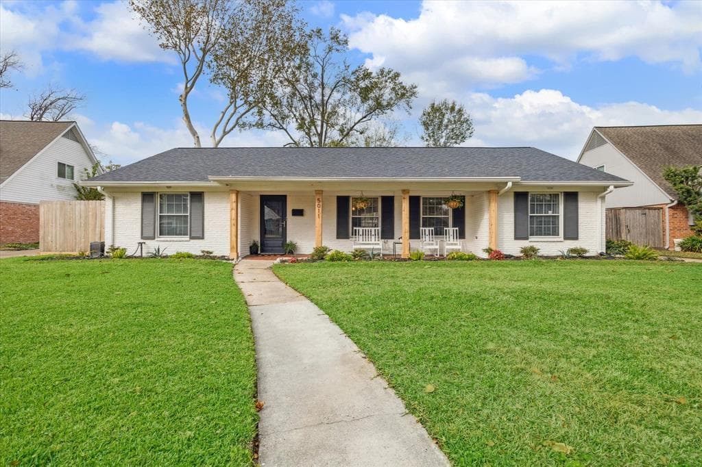 5011 Treebark Ln