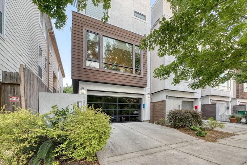Main property image