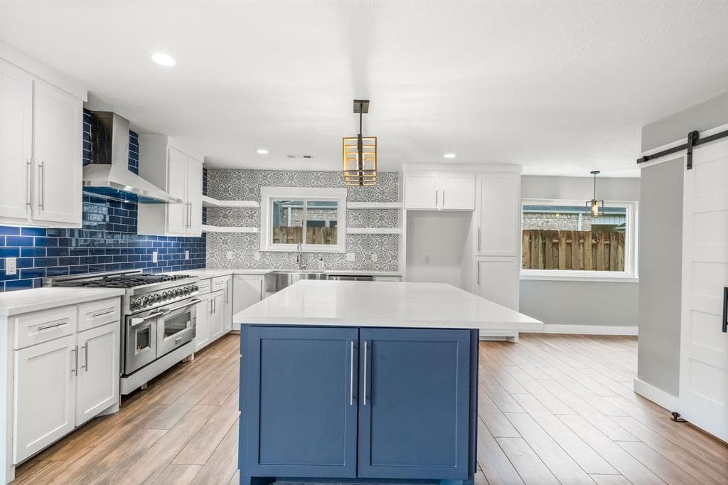 10215 Inwood Dr