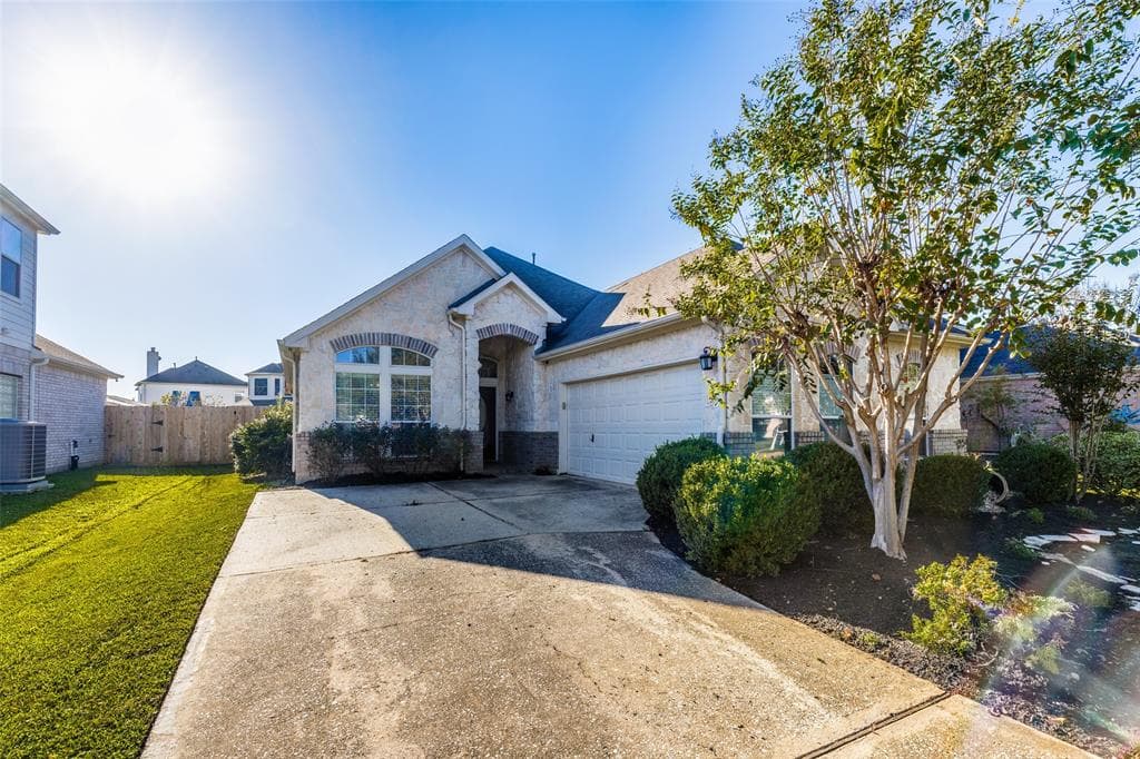 20007 Castlegreen Dr