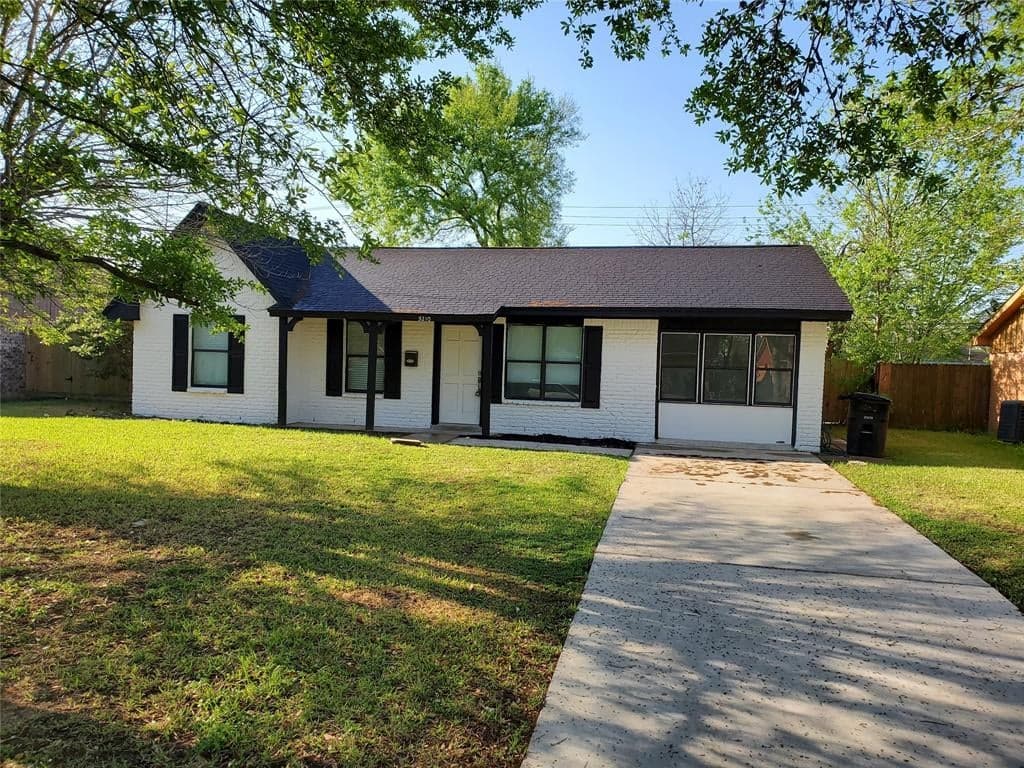 5210 Madden Ln