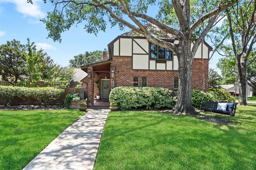 8902 Pontiac Dr