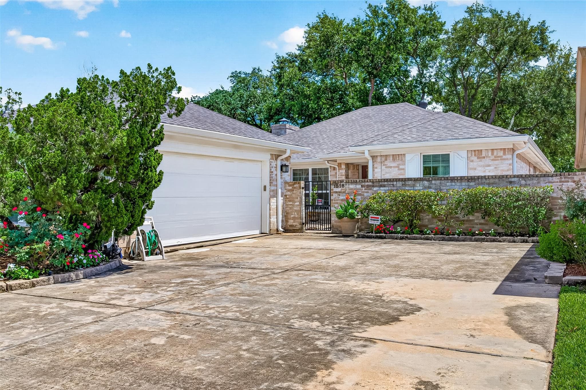 1518 Locke Ln