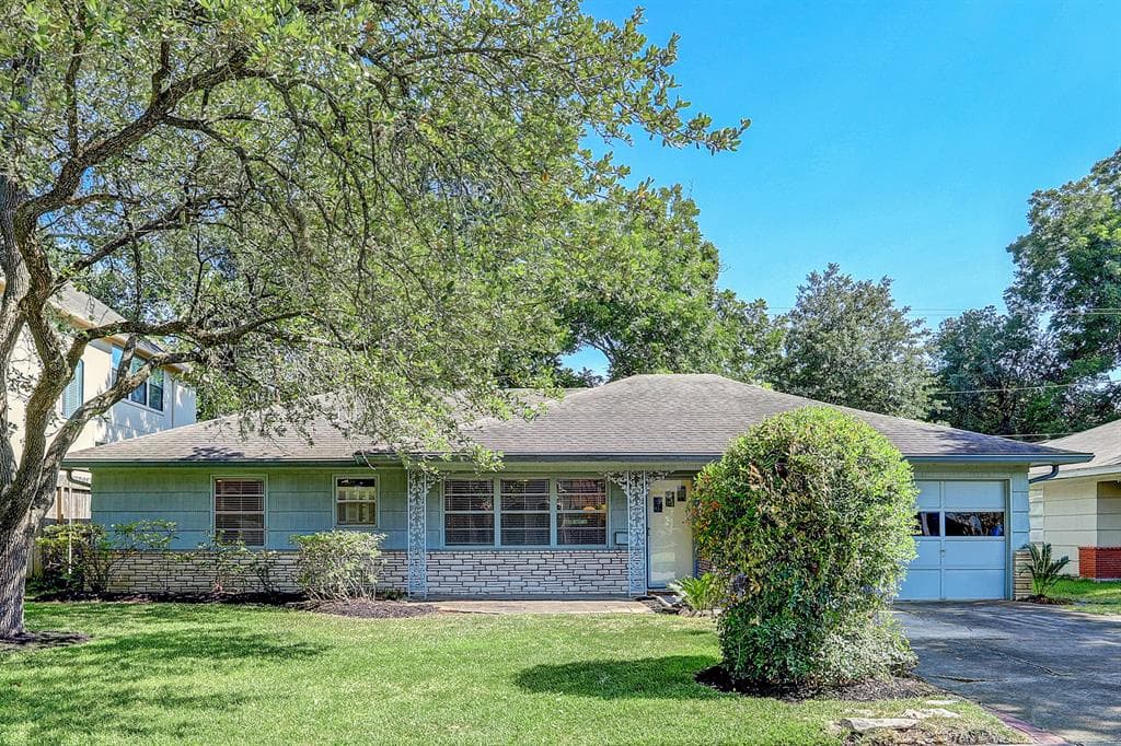 5211 Mimosa Dr