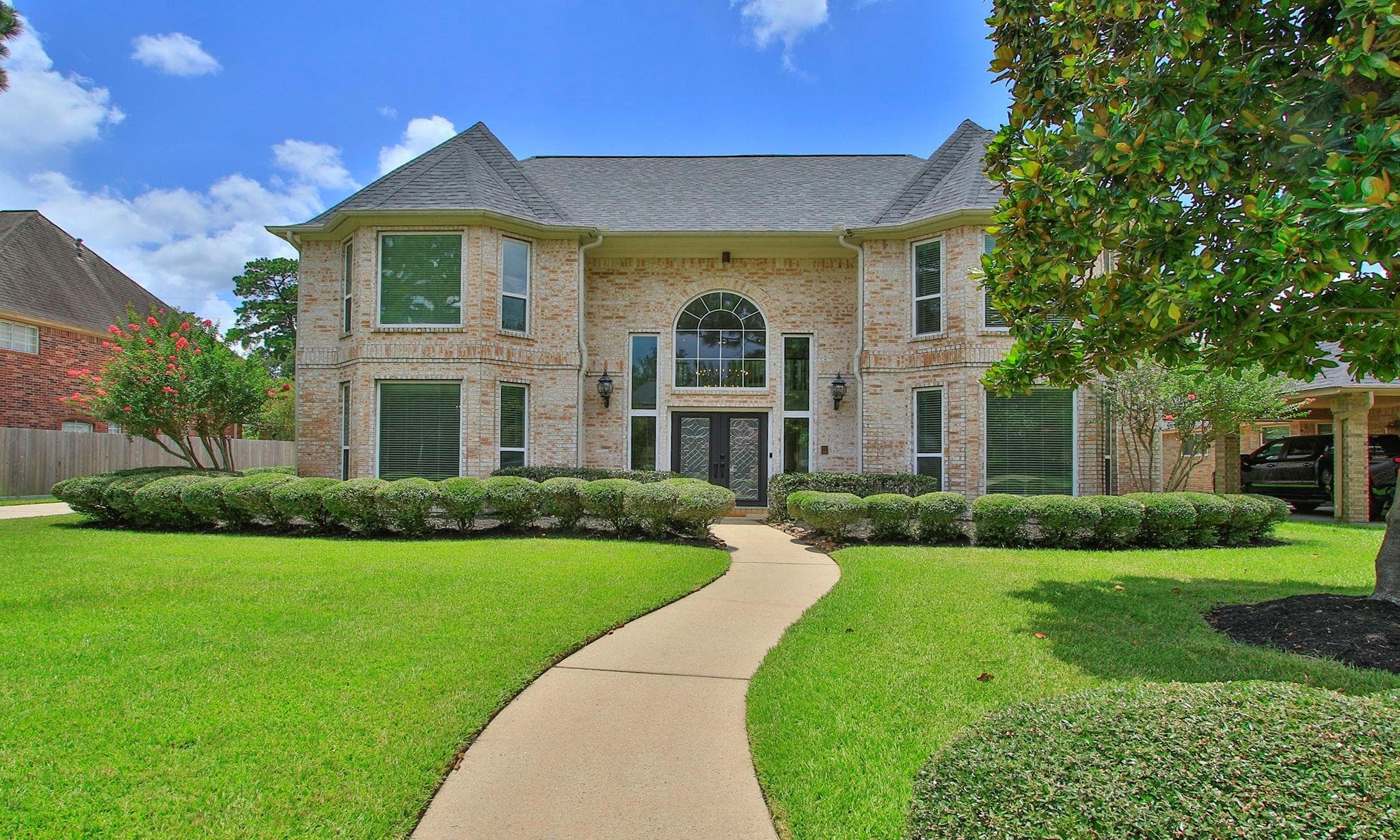 17707 Forest Park Ln