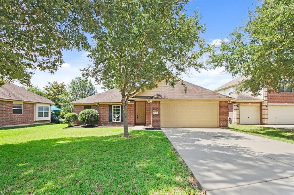 9115 E Lakeside Dr