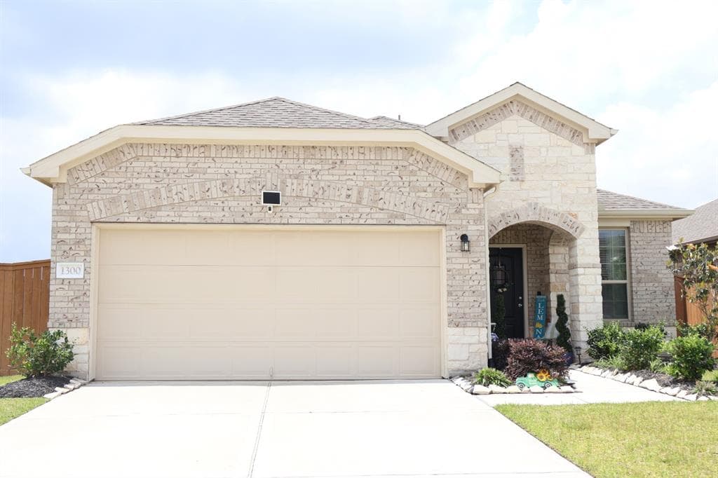 1300 Coco Ray Ln