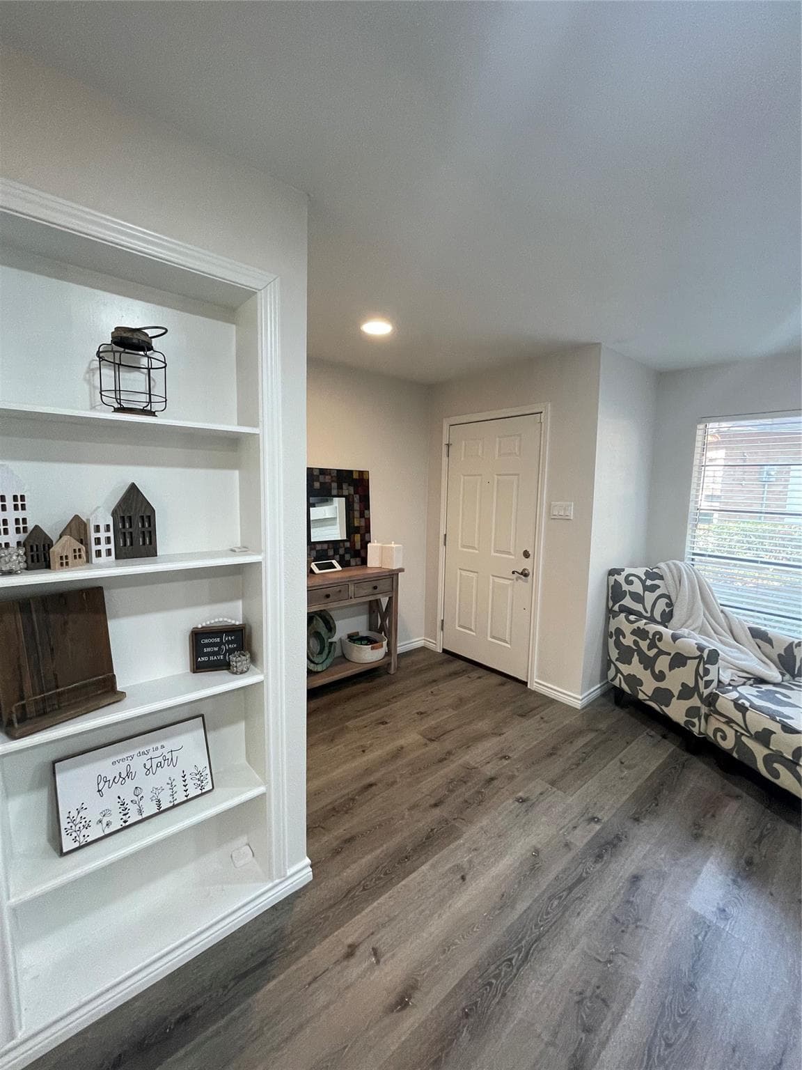 2594 Bering Dr