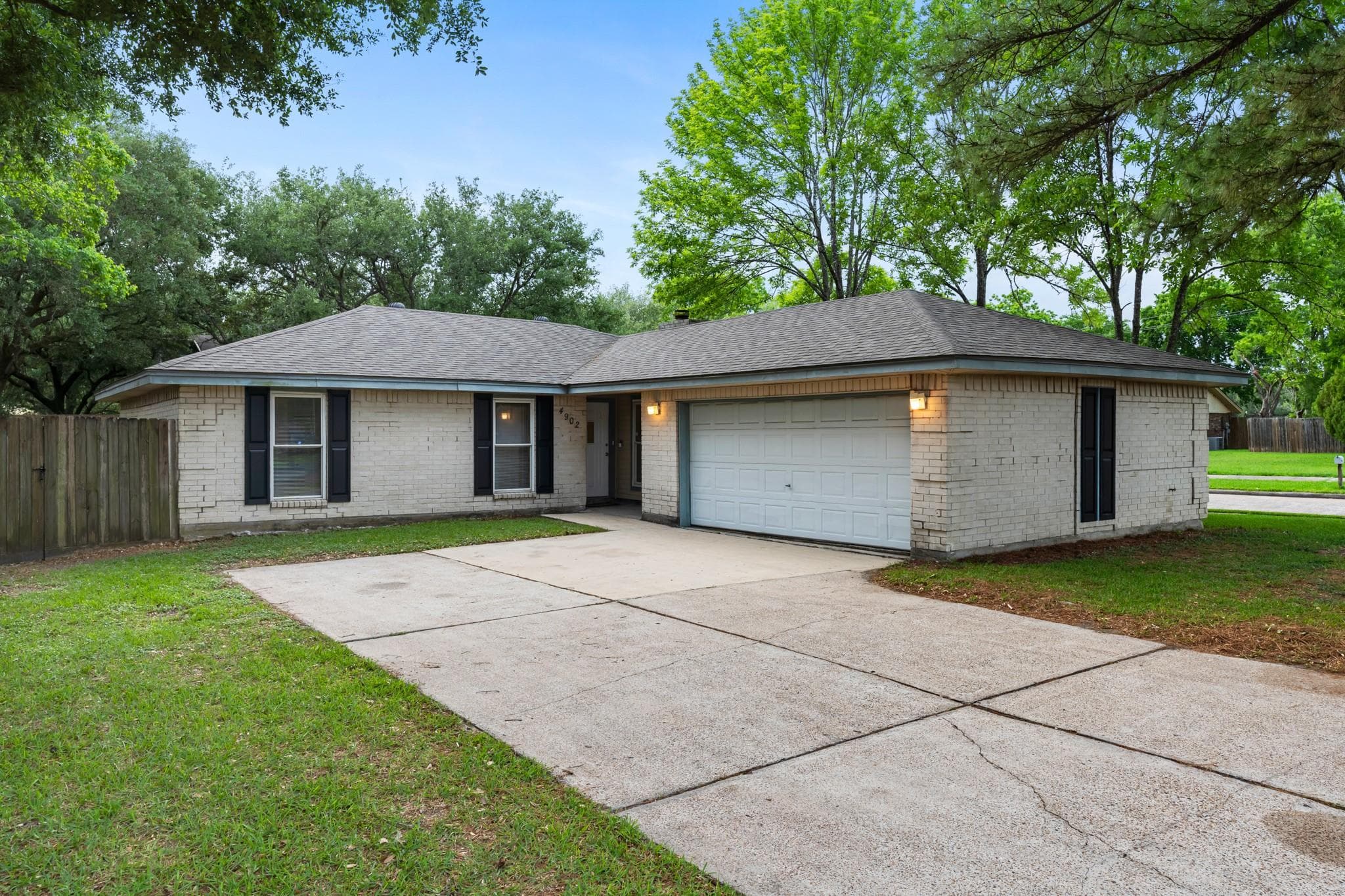 4902 Sandalwood Cir
