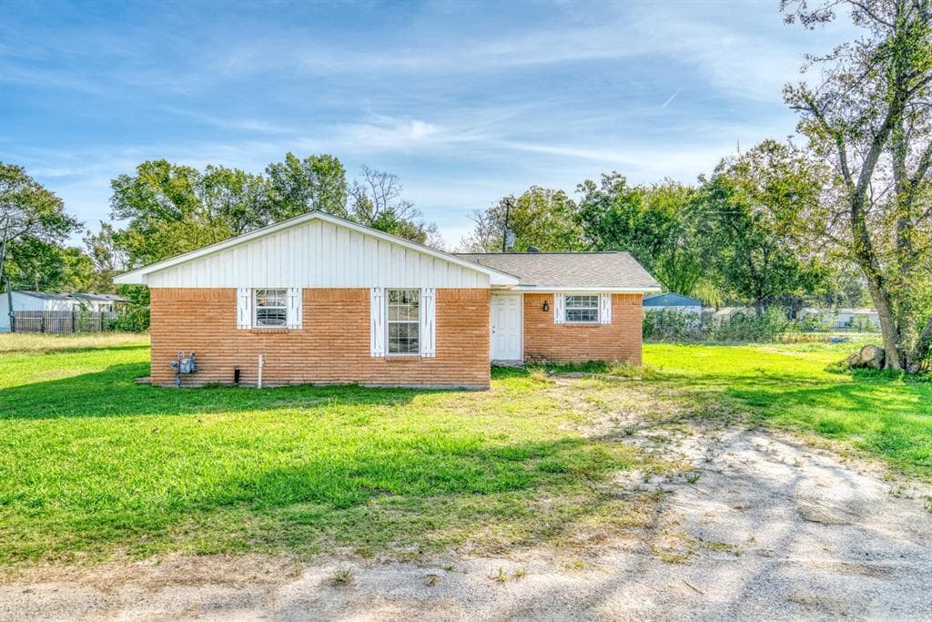 553 Brazos Ave