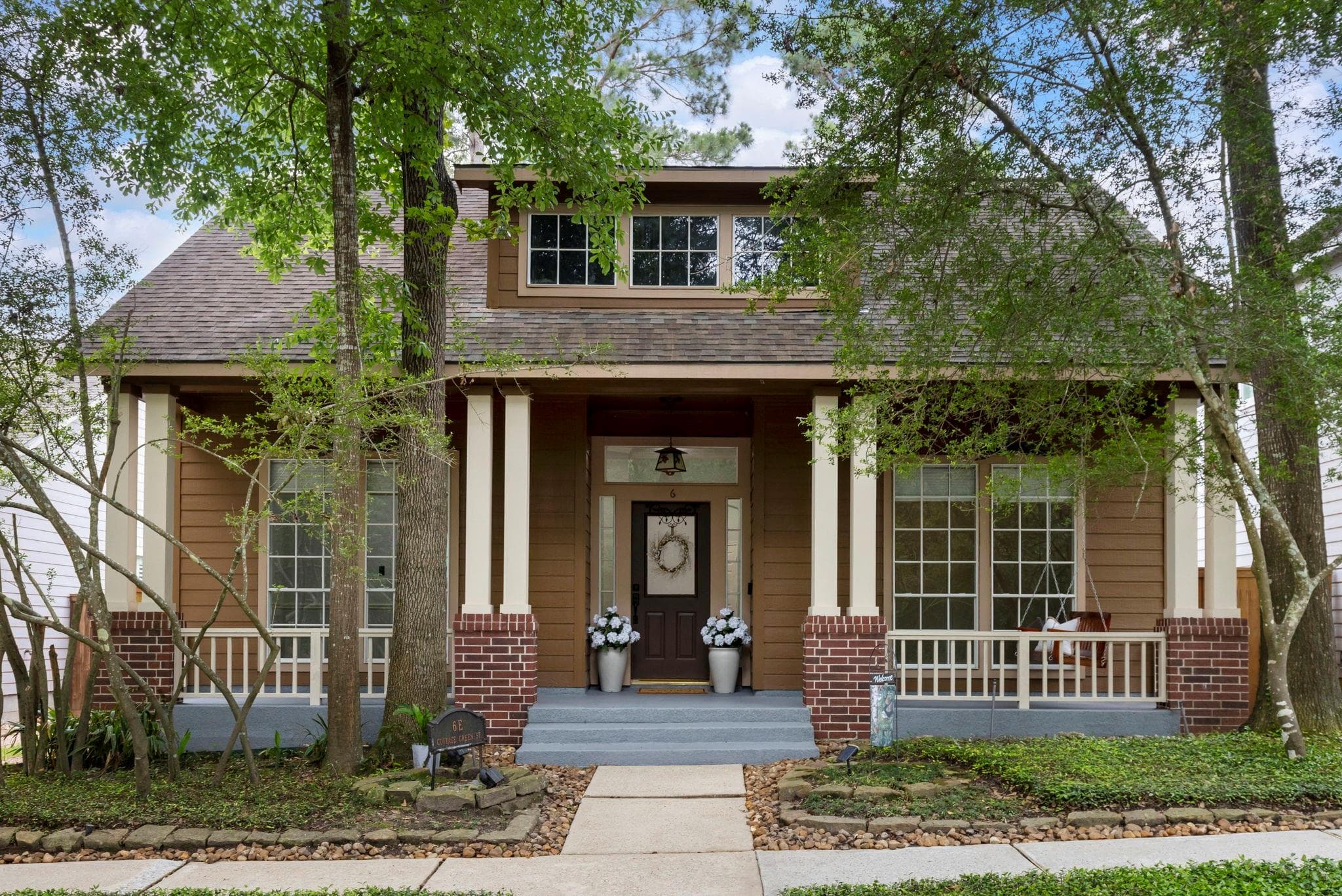 6 E Cottage Green St