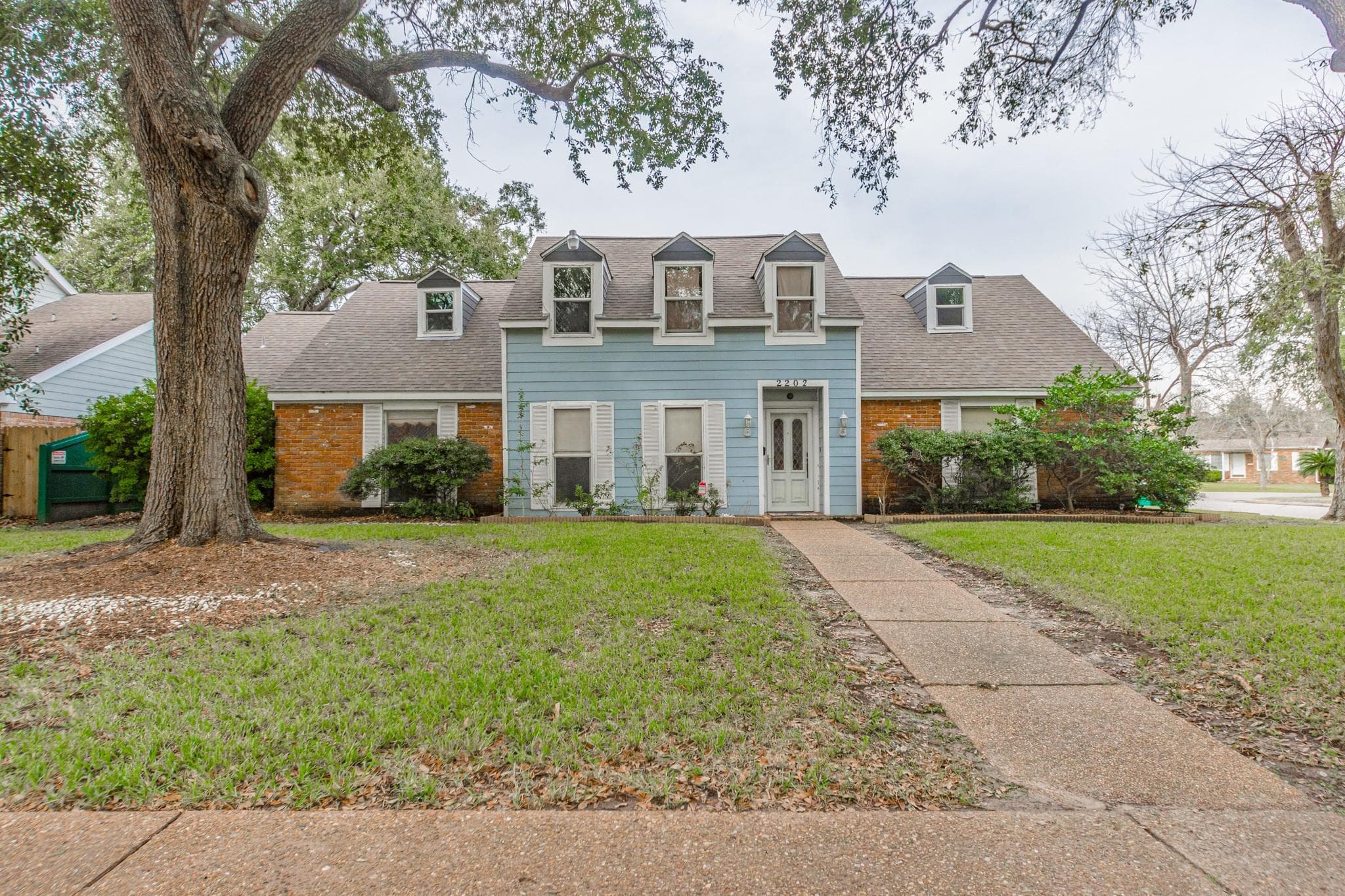 2202 Carriage Ln