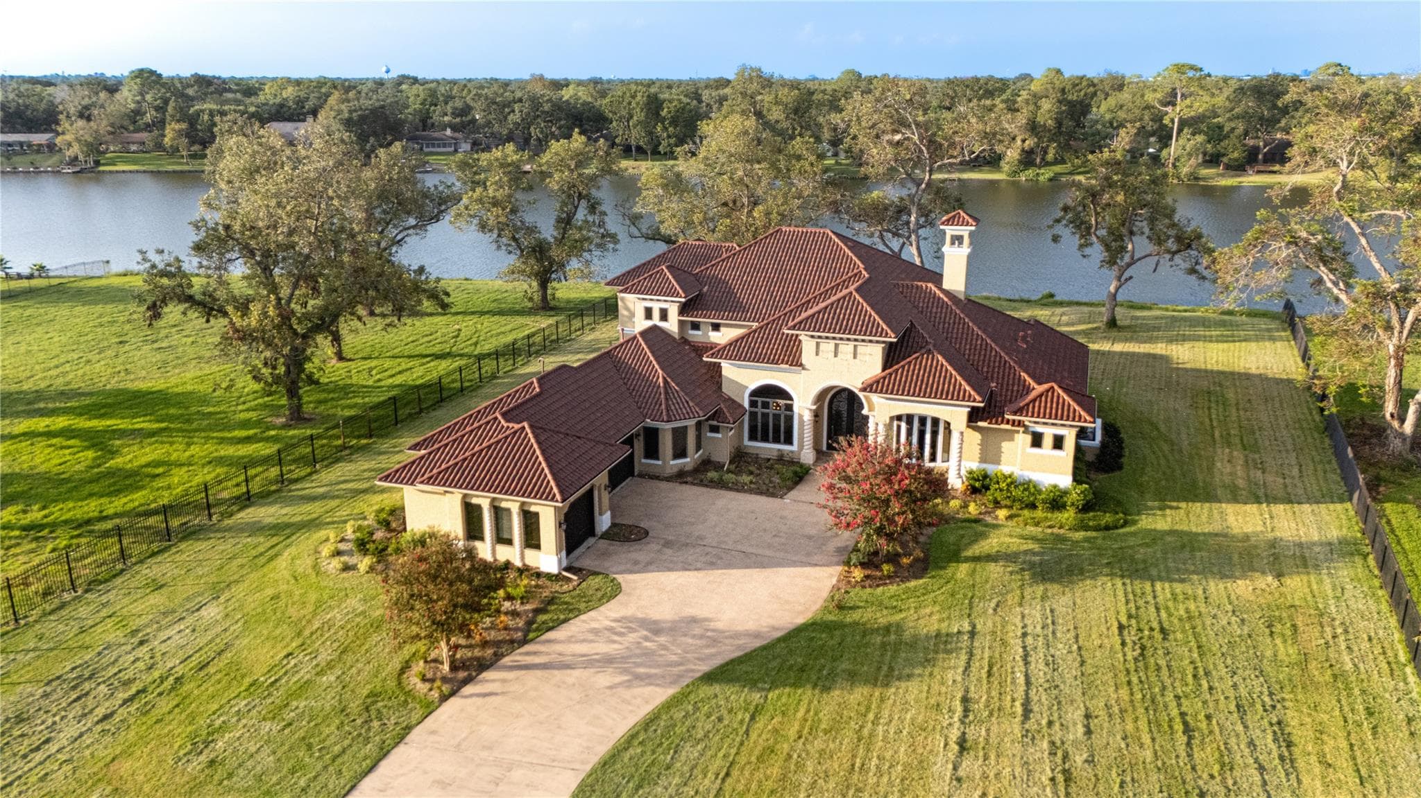 703 Orchard Ln