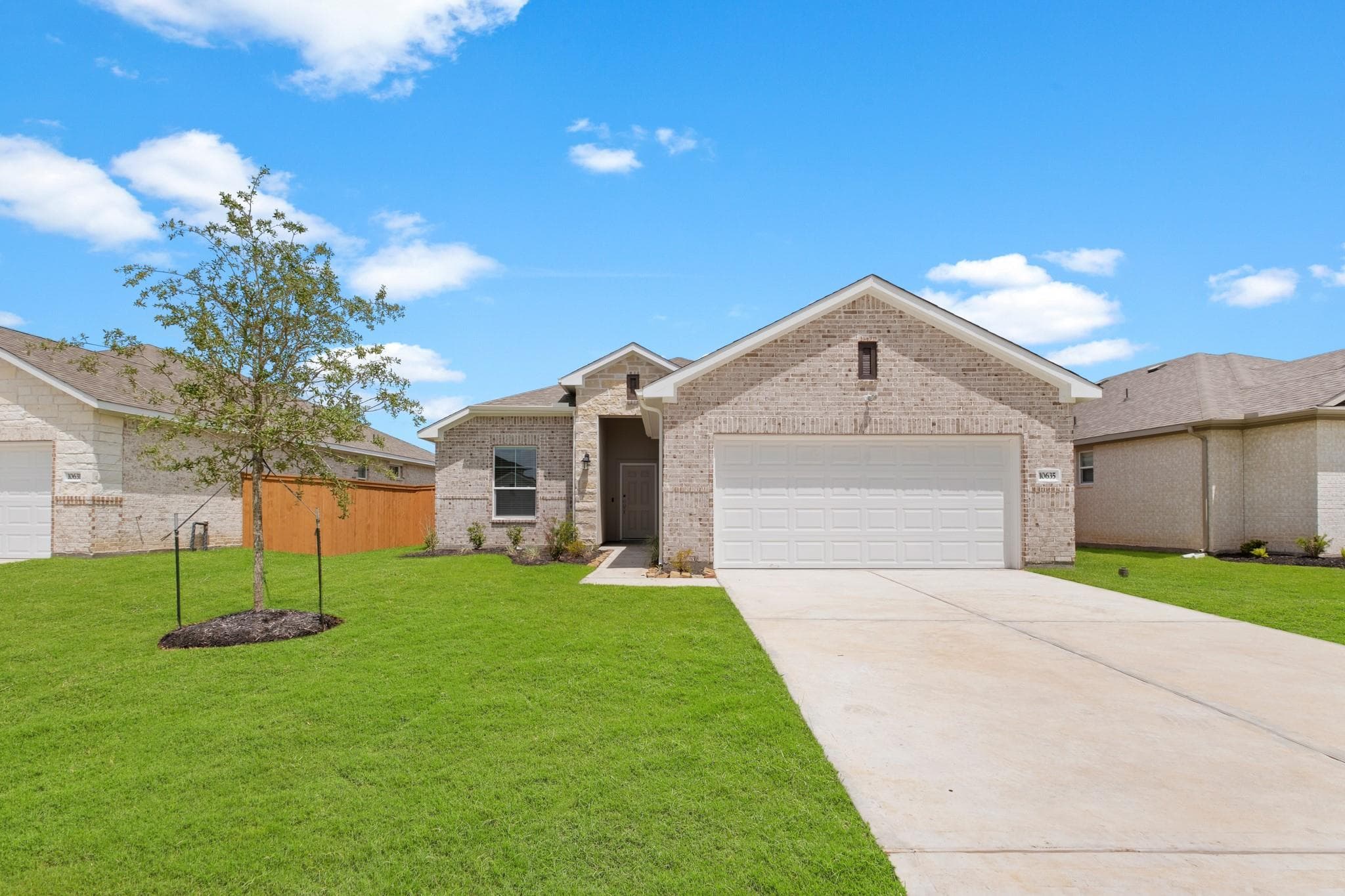 10522 Moon Valley Ln