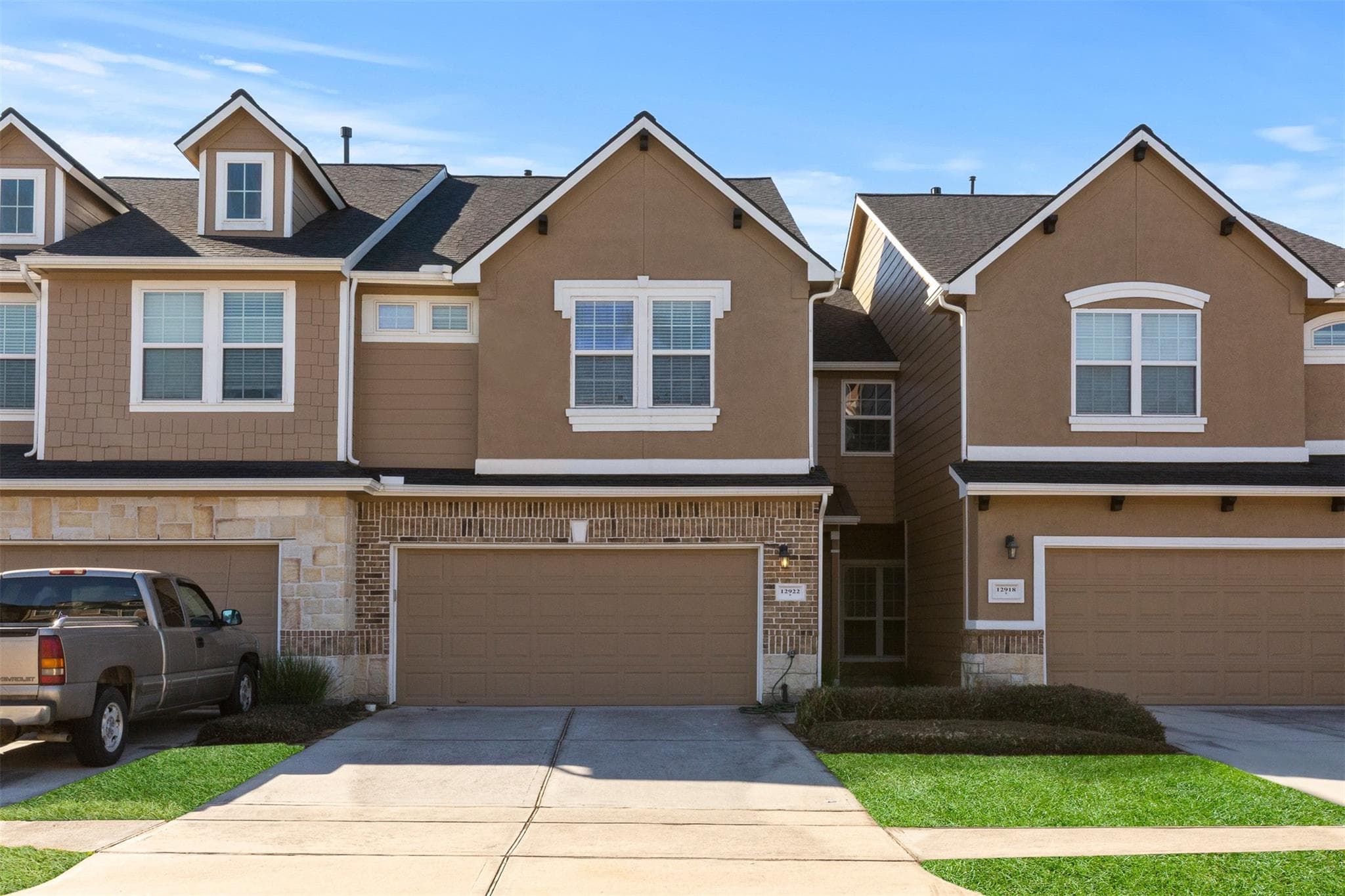 12922 Iris Garden Ln
