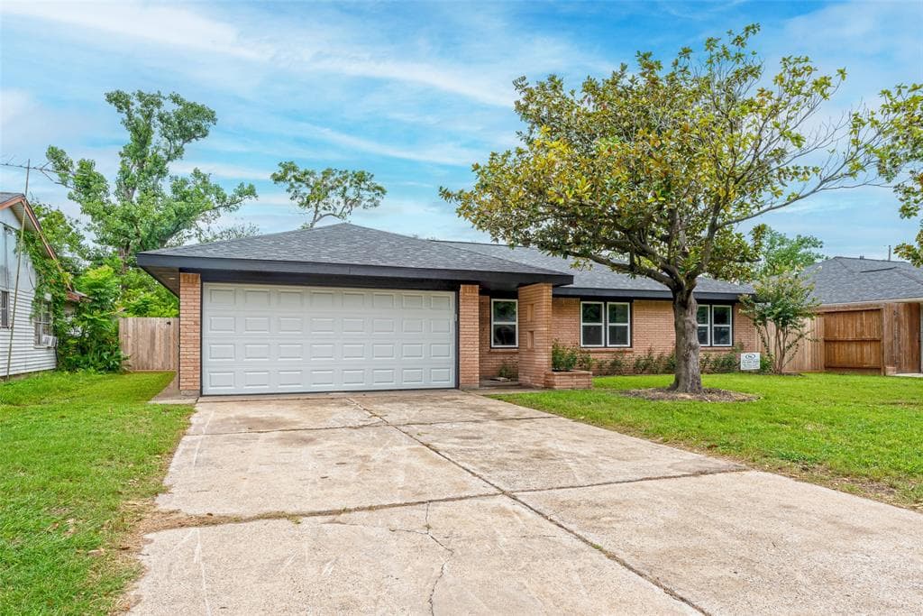 2138 Woodvine Dr