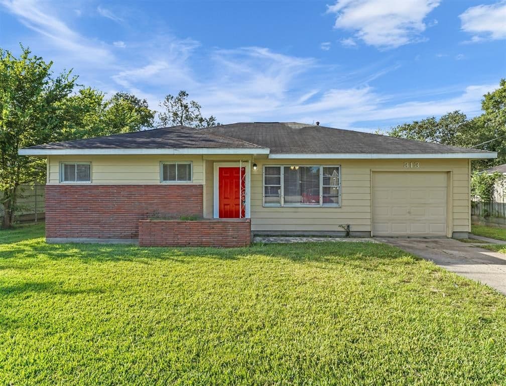 313 Greenbriar Dr