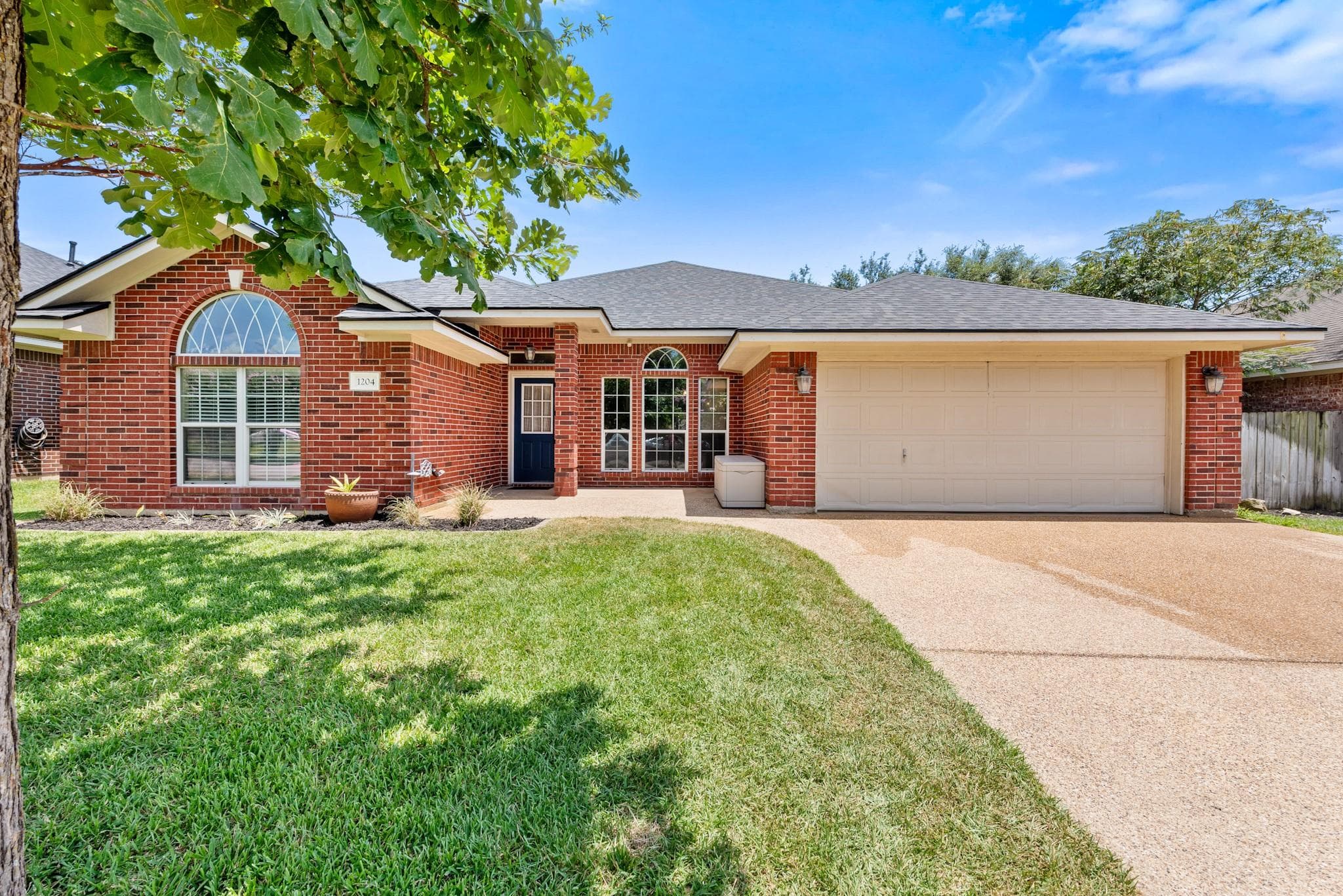 1204 Harrisonburg Ln