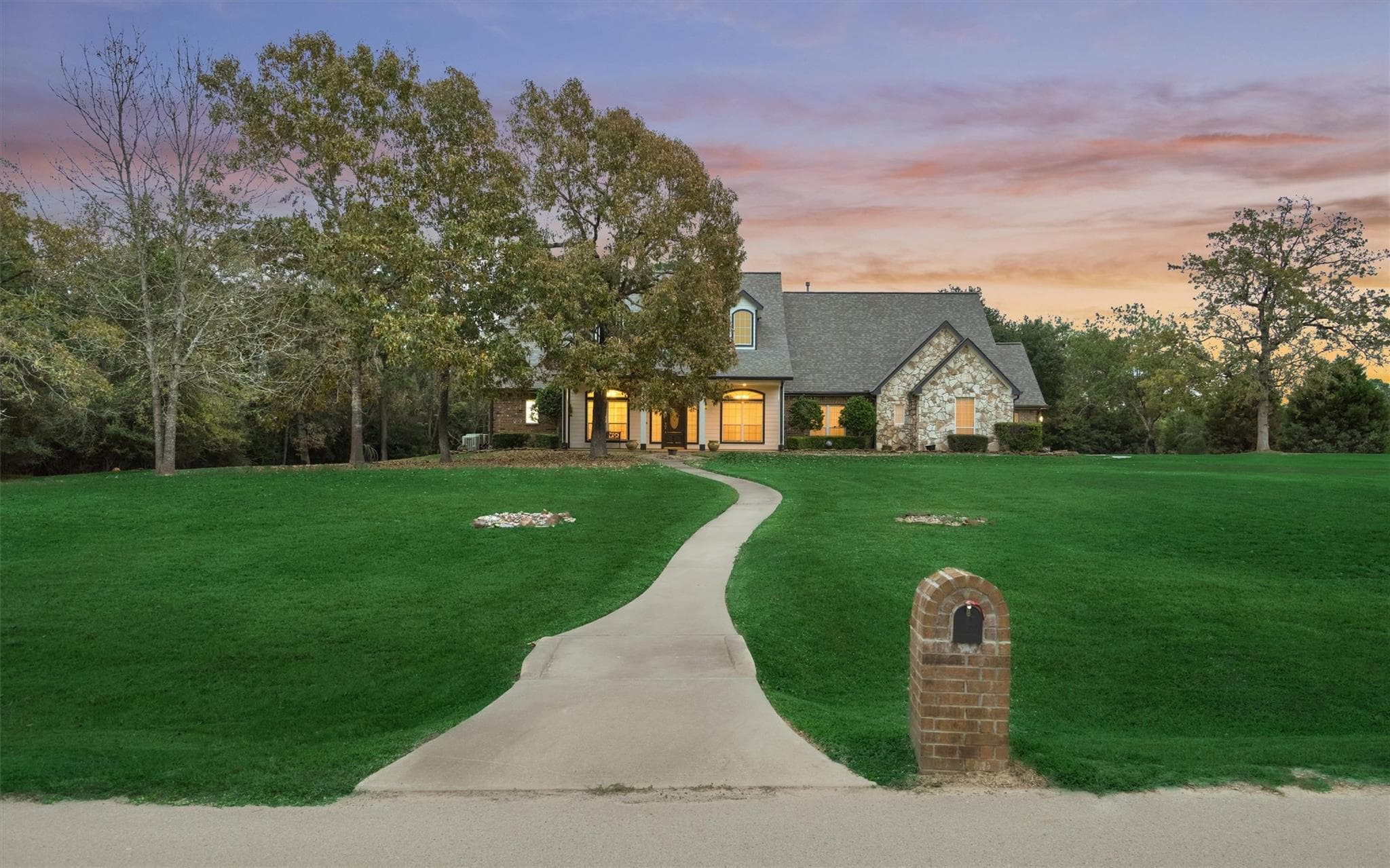 8415 Majestic Lake Ct