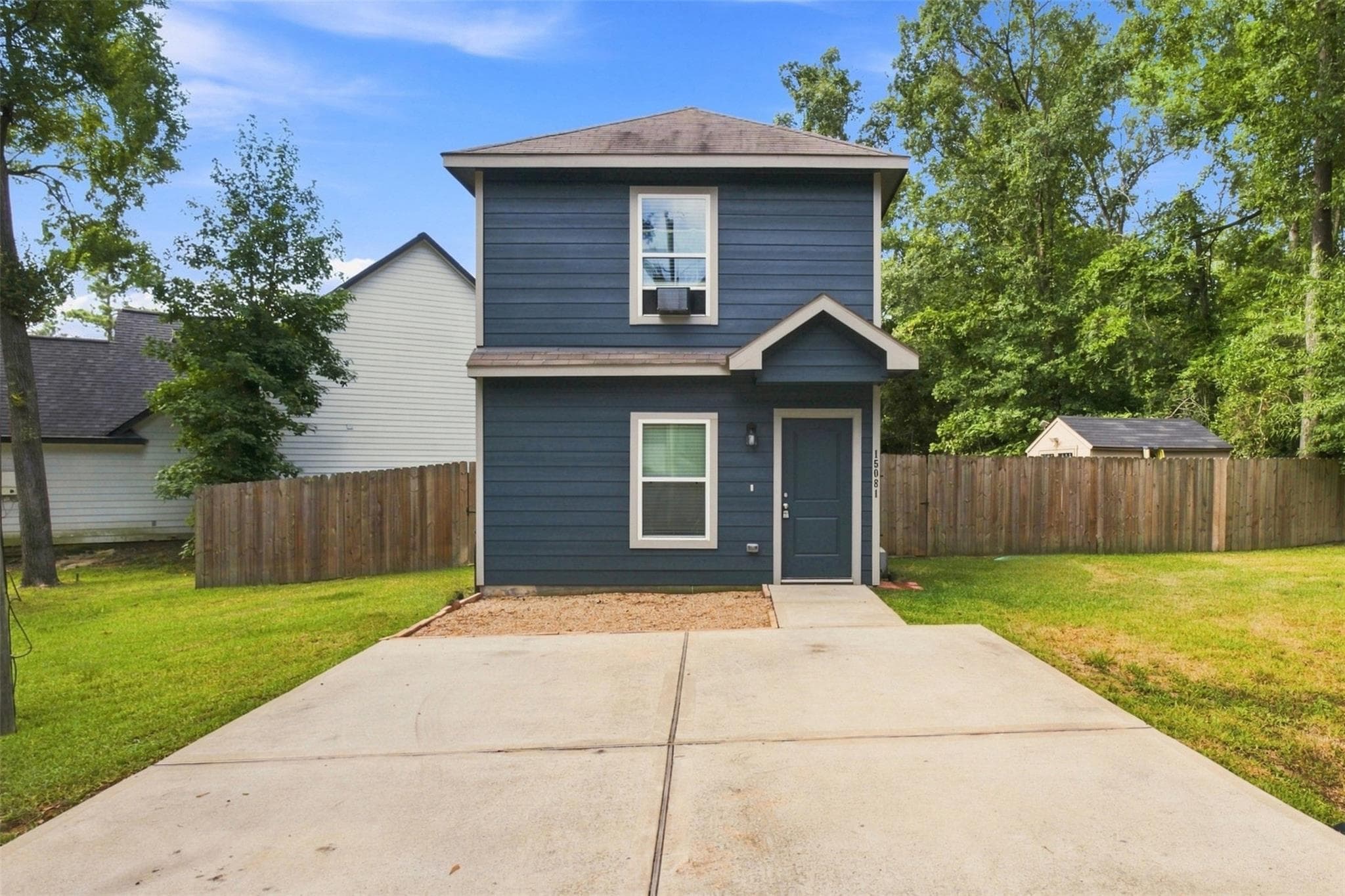 15081 Travis Ln