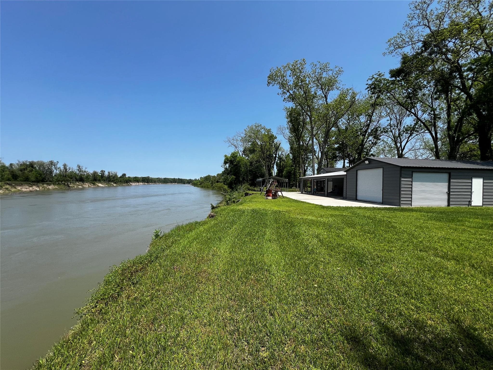 1074 E Taylor Lake Cir