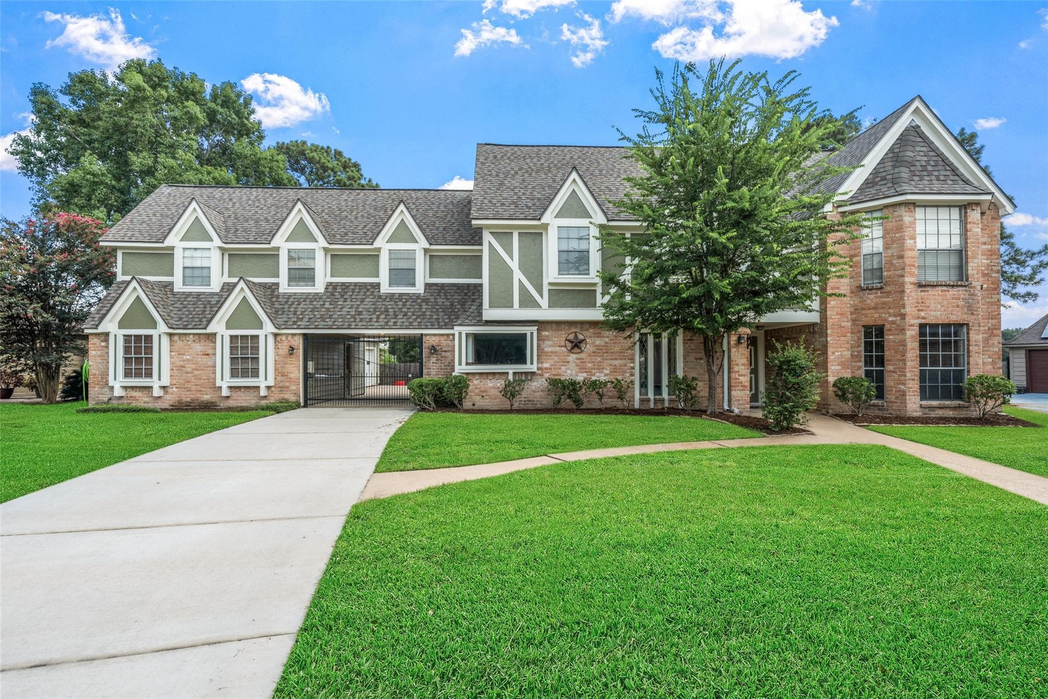 8802 Sedgemoor Dr