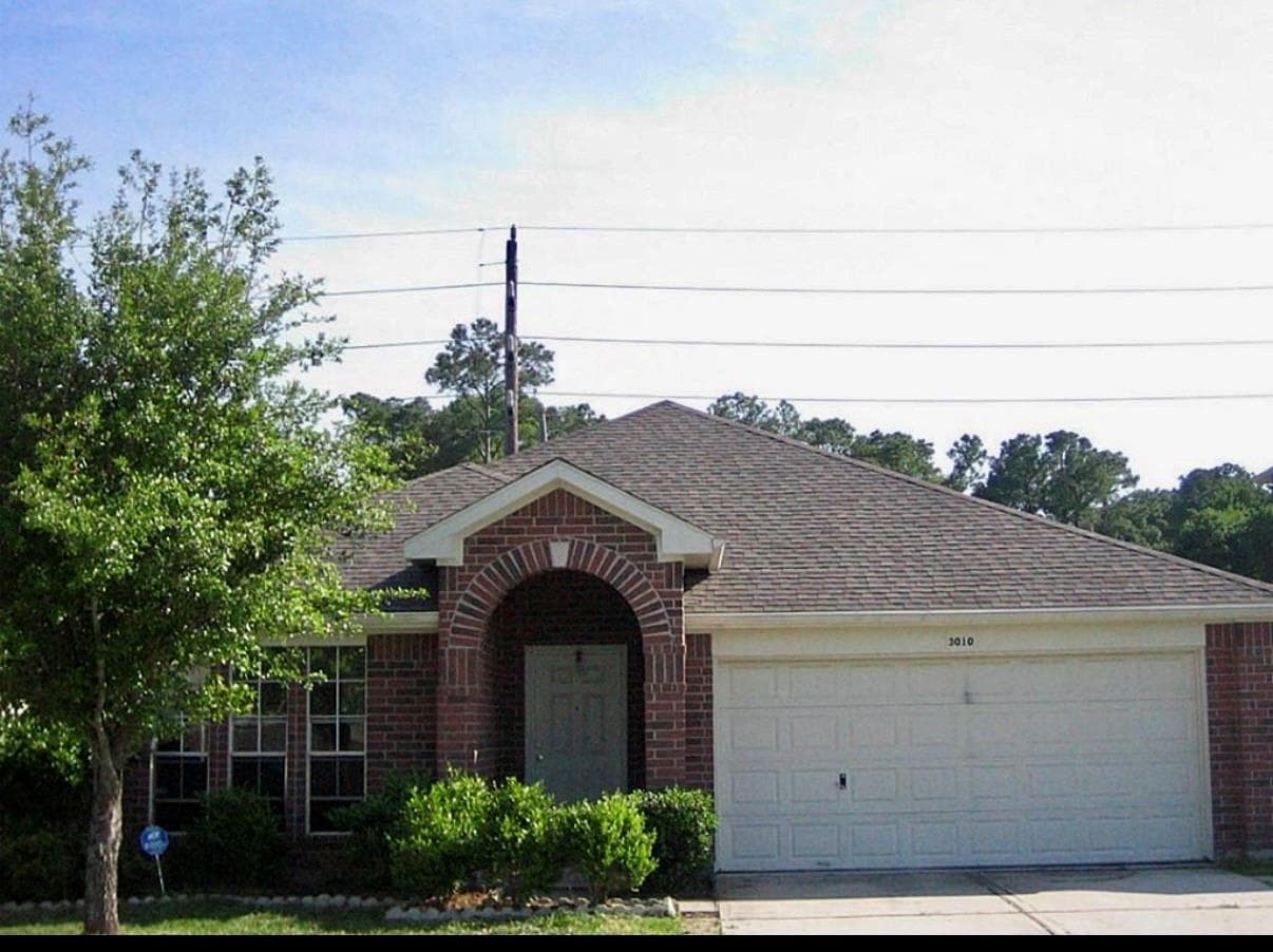 3010 Greenbriar Springs Dr