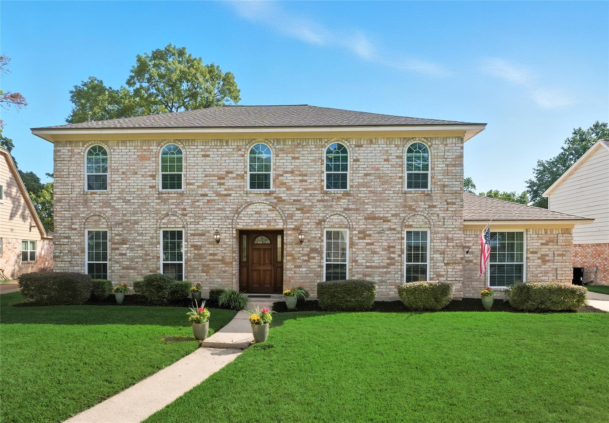 8107 Fernbrook Ln