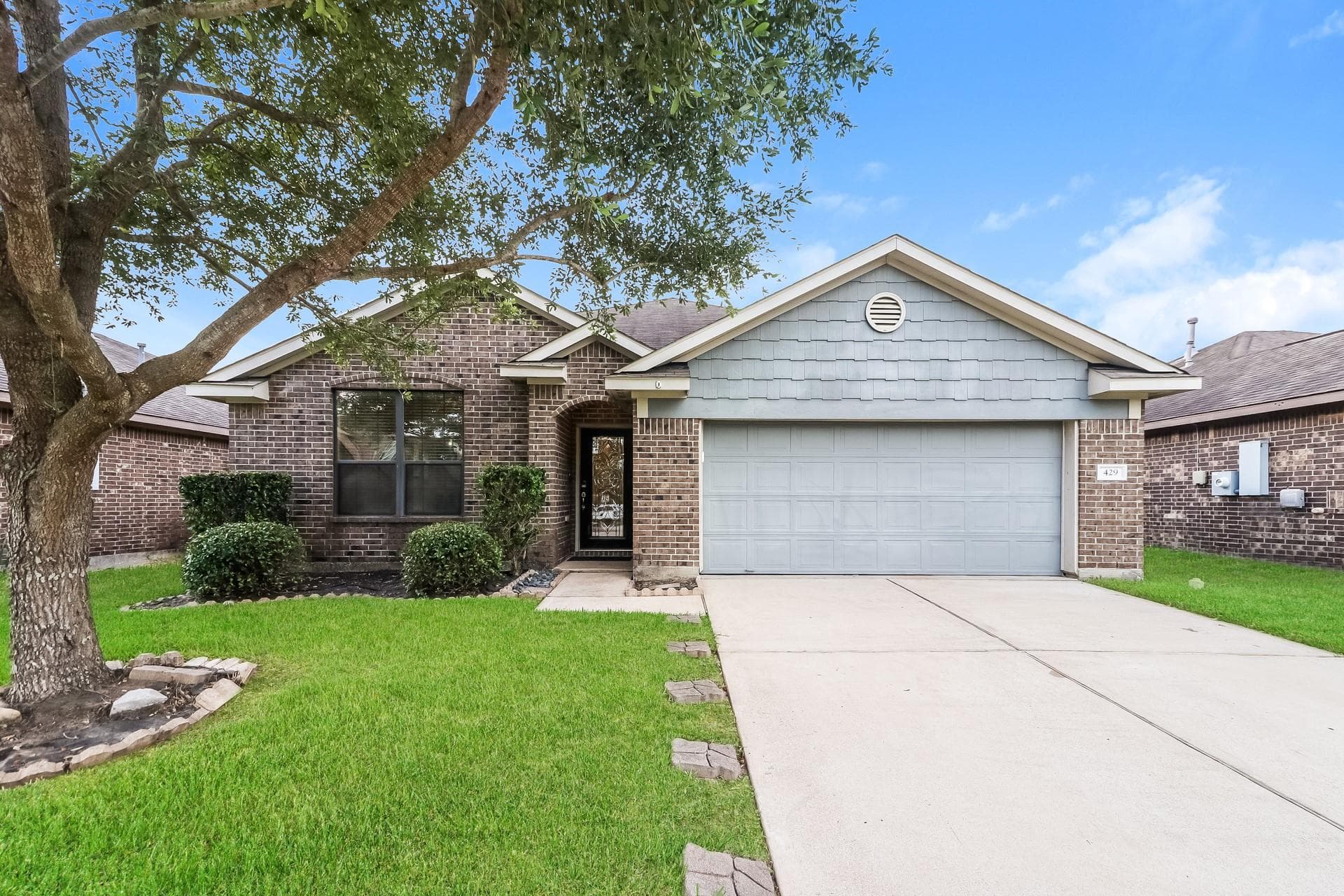 429 De Coster Blvd