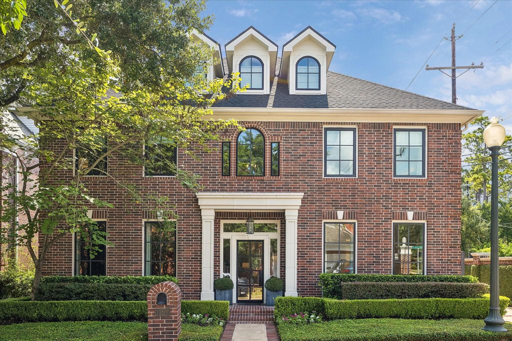 11802 Village Park Cir