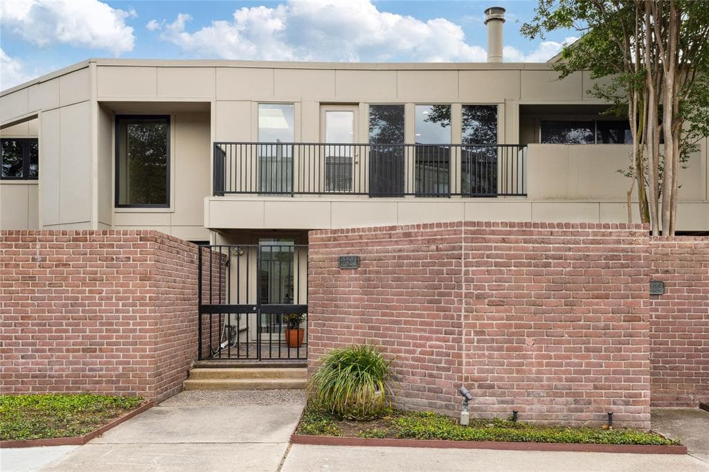 2321 Steel St Ste El
