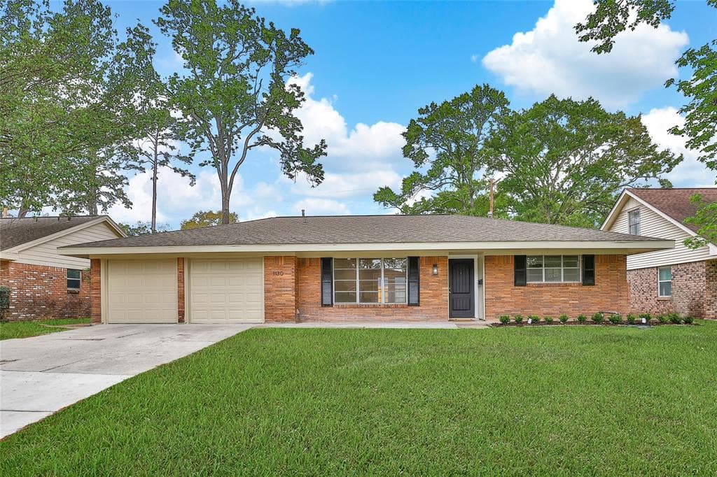 1130 Chamboard Ln