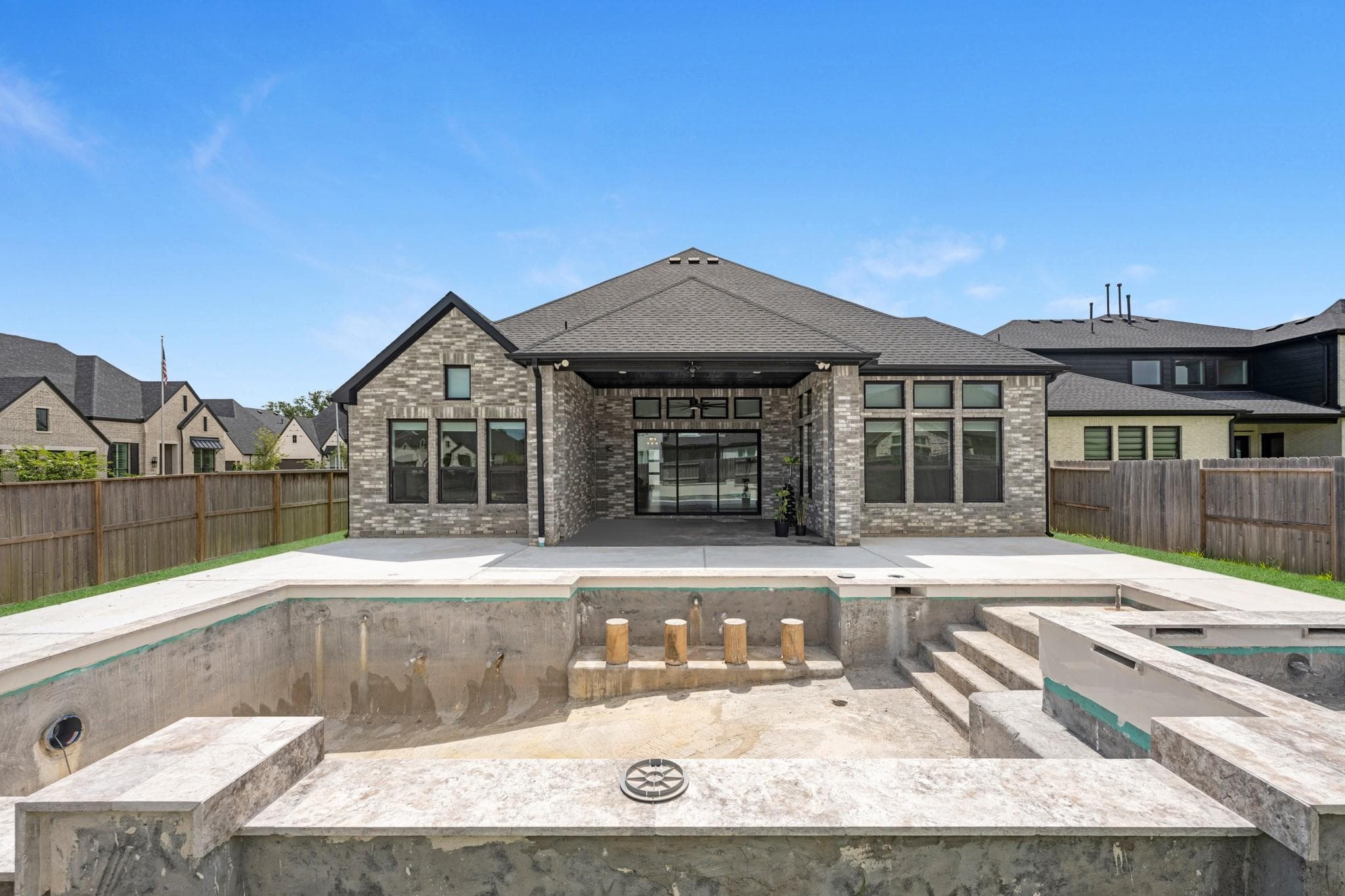 1402 Sunrise View Ln