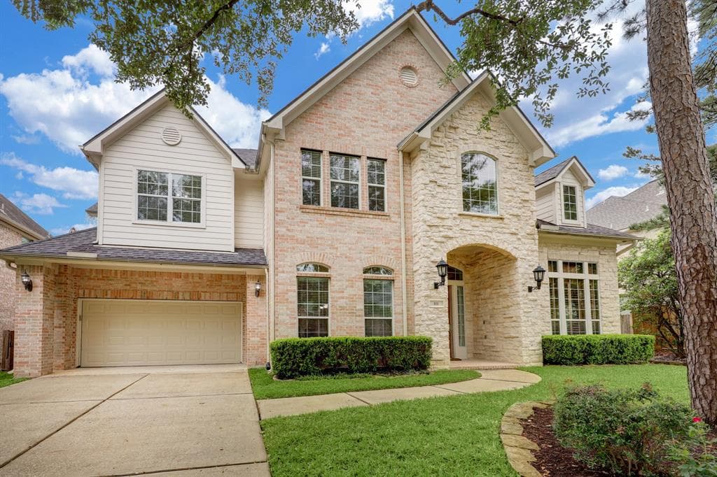 111 N Shawnee Ridge Cir