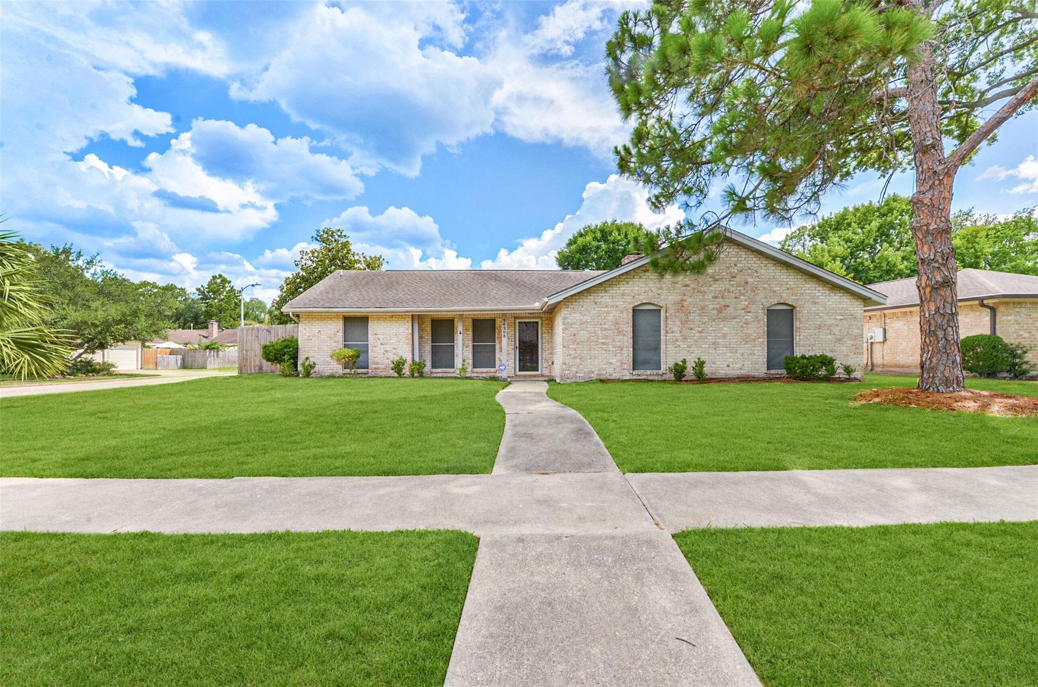 14203 Piping Rock Ln