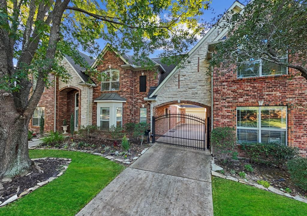 Main property image