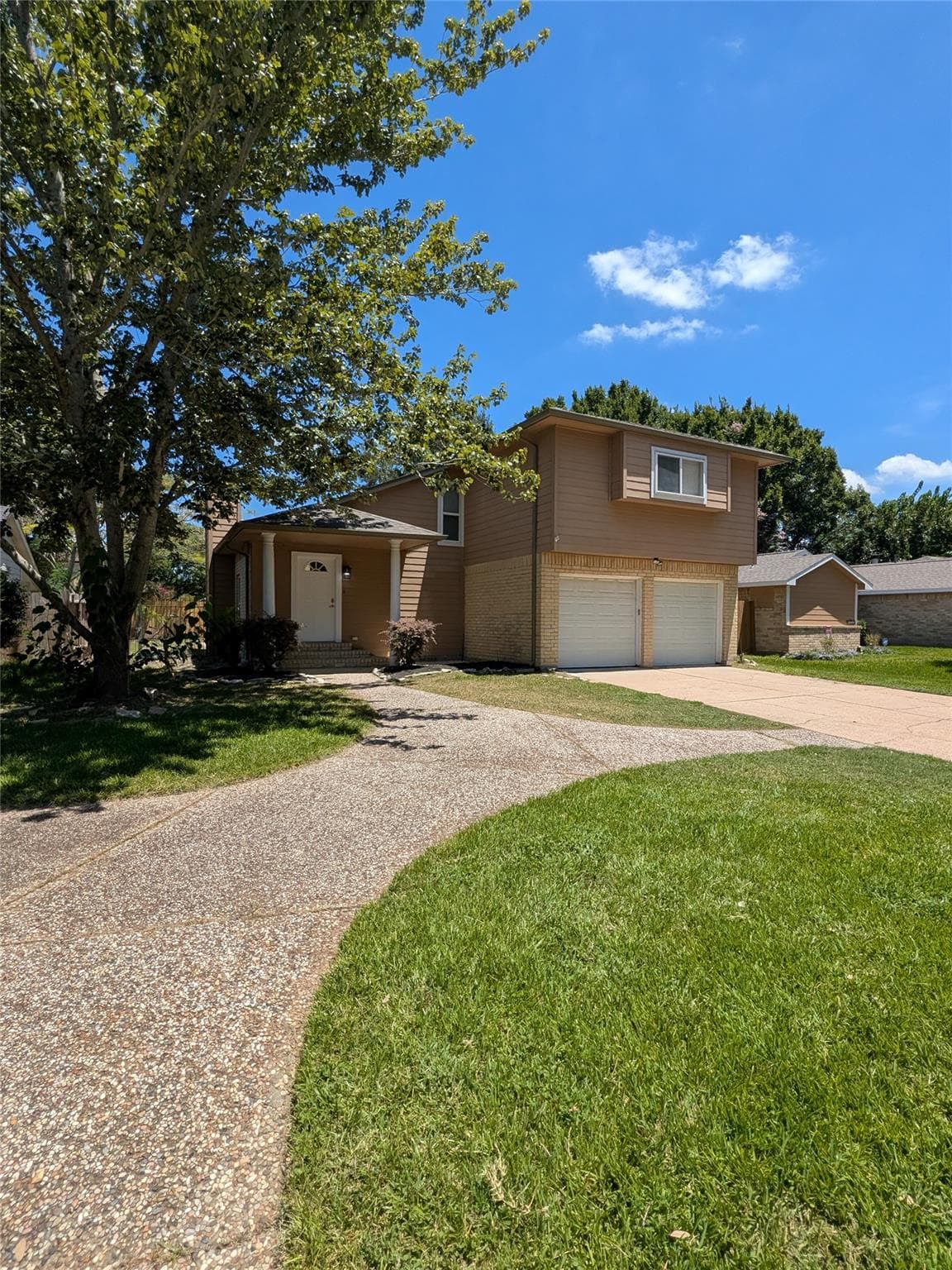 2715 S Brompton Dr