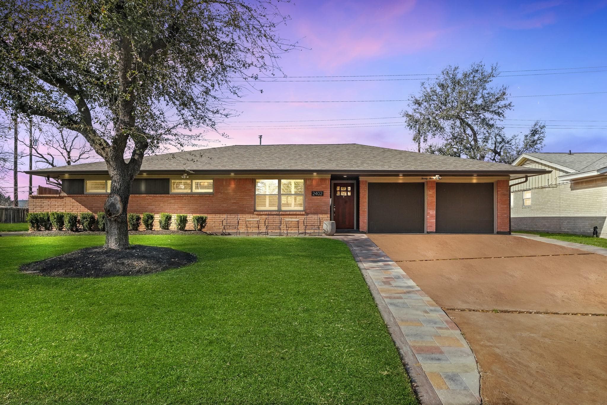 2402 Straight Creek Dr