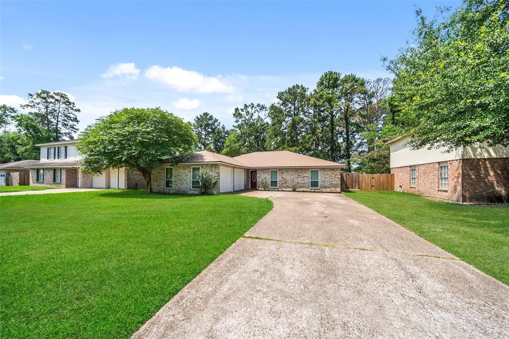25111 Tuckahoe Ln