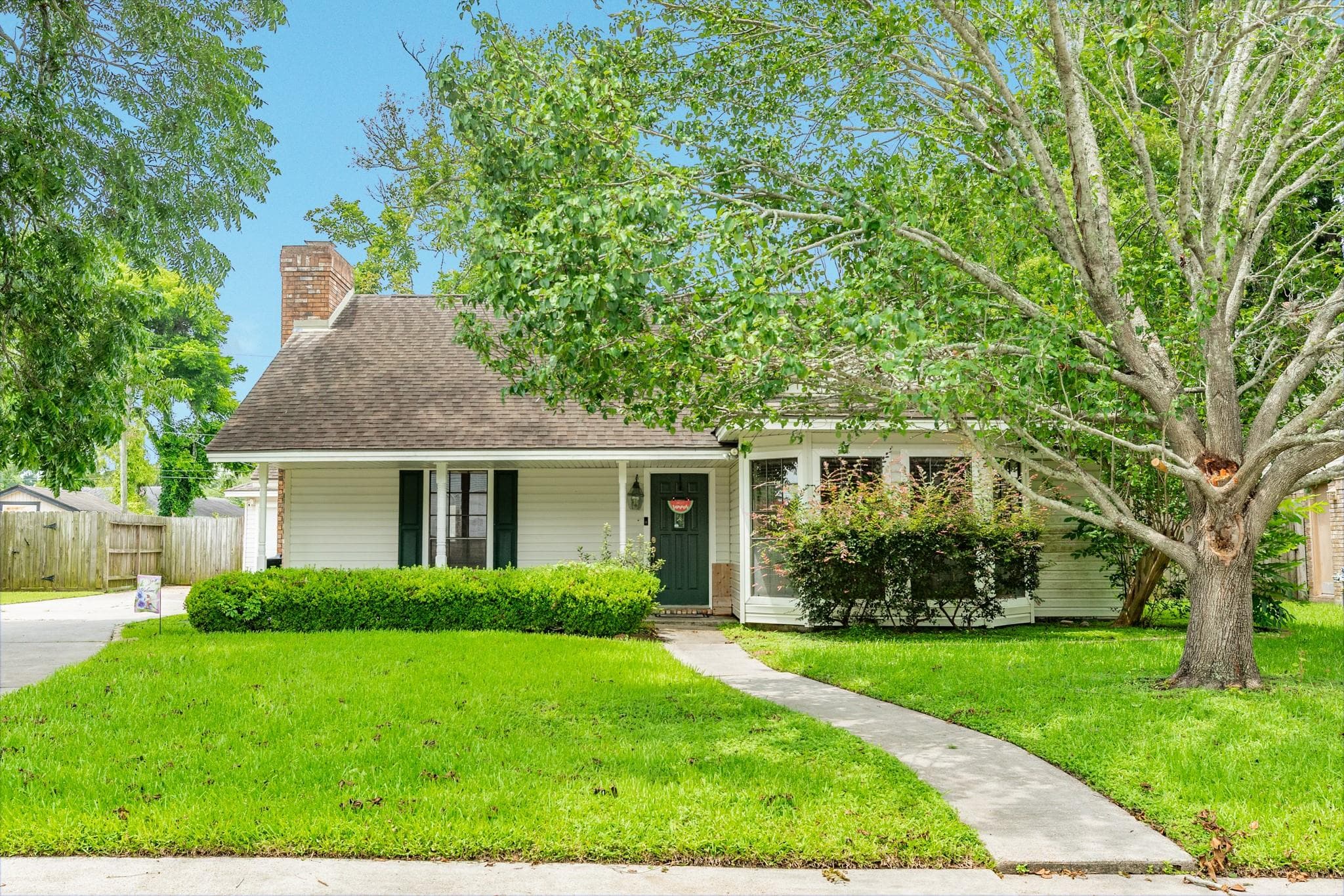 107 Mistletoe St