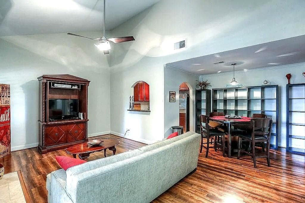 Gallery image 3