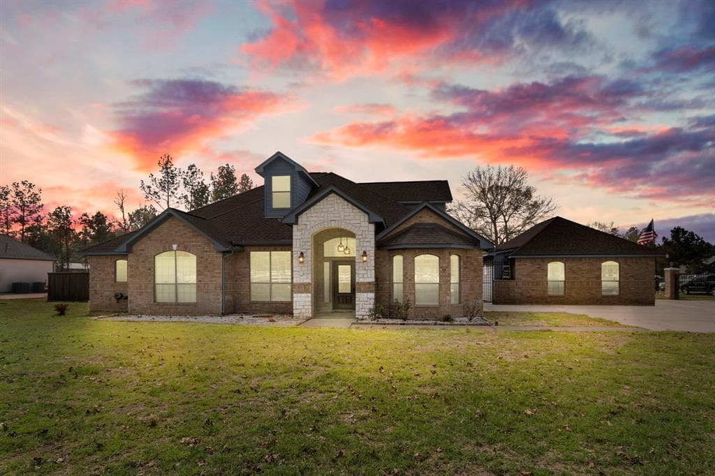 11405 W Connie Ln