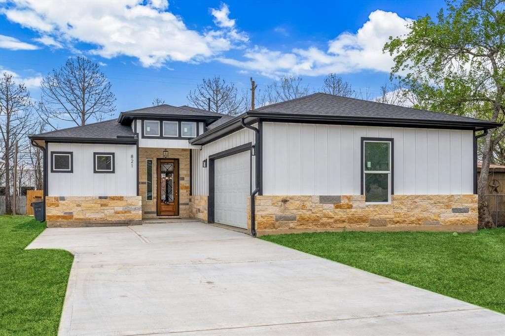 821 Santa Anna Ln