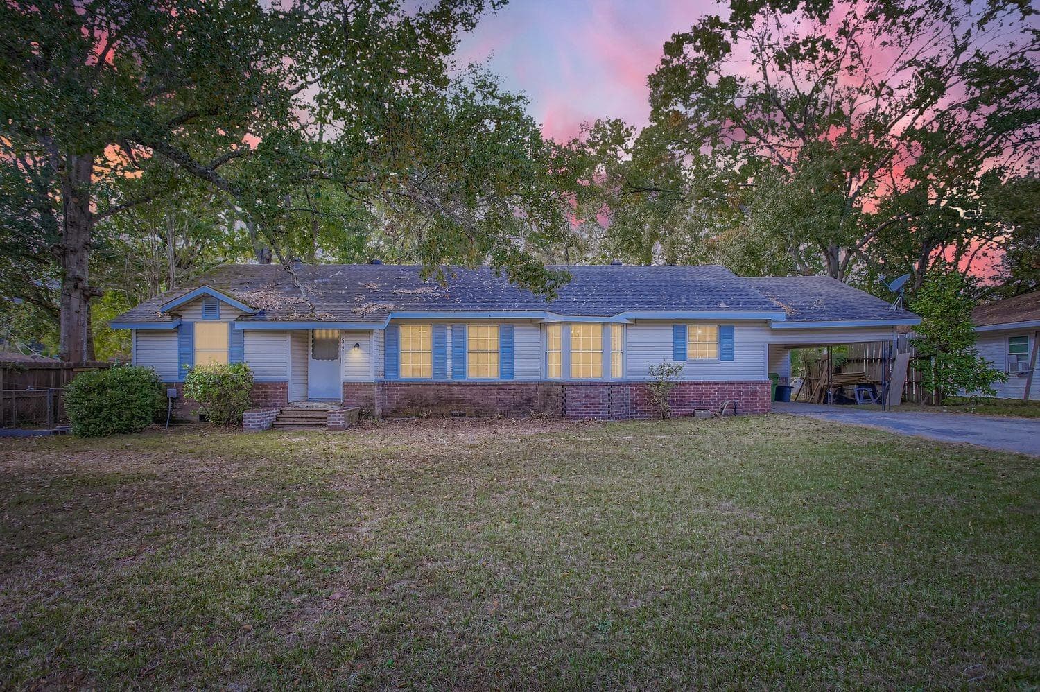 512 Park Ln