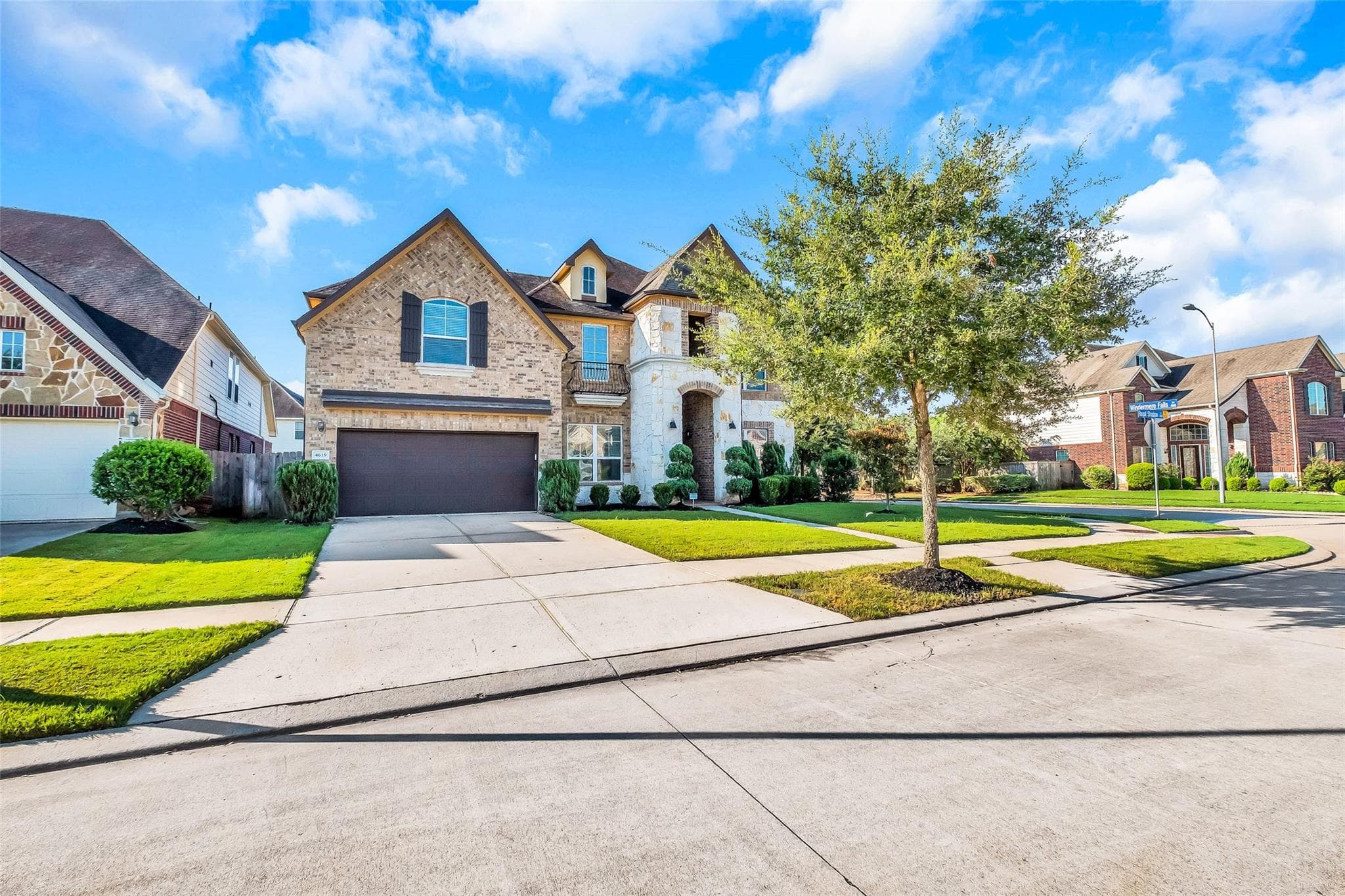 4619 Regal Shadow Ln