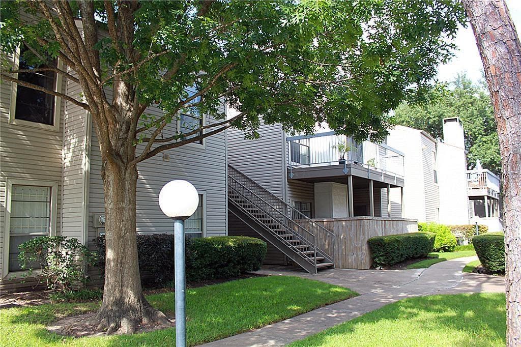 9707 Richmond Ave Apt 49