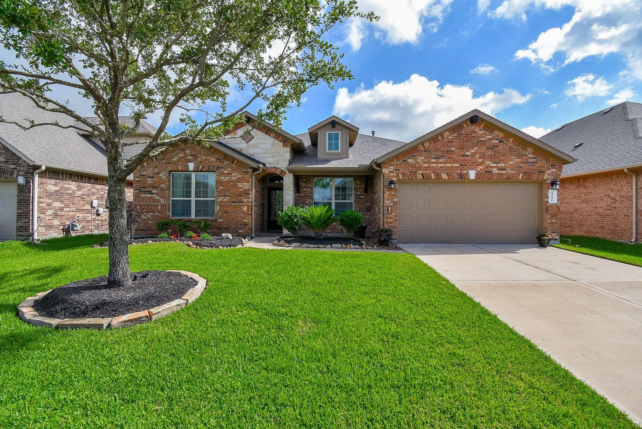 23526 Verona River Dr