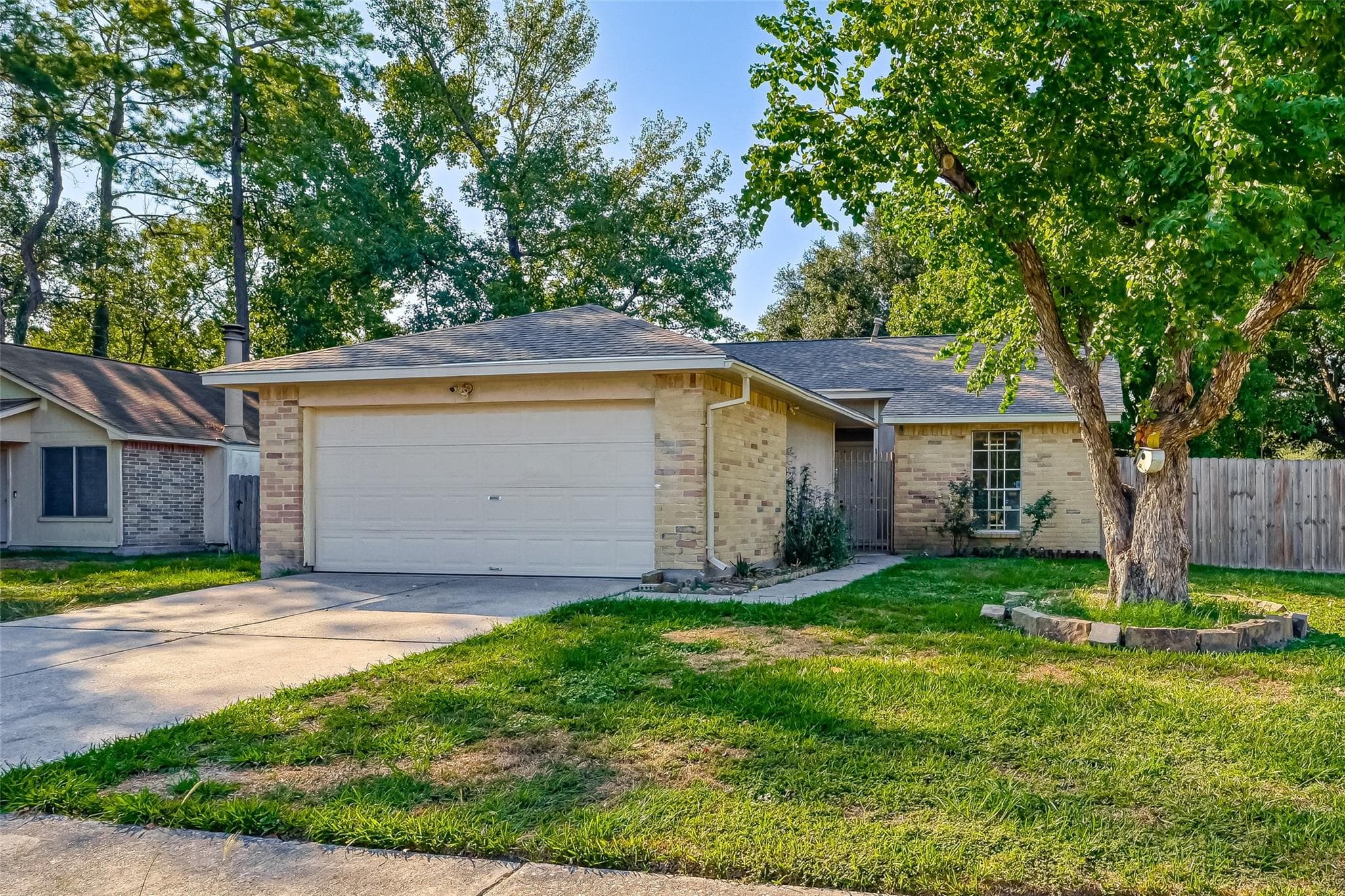 10902 Ambergate Dr